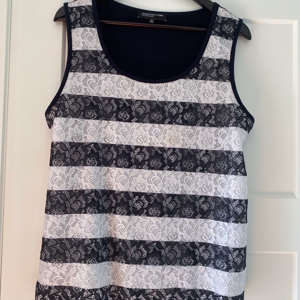 Lacy black and white u neck top